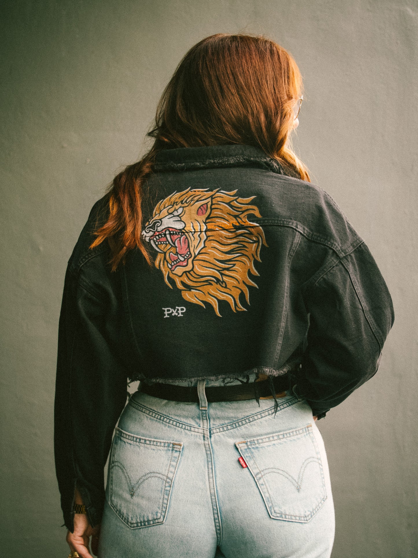 The Lion cropped Denim jacket-Black